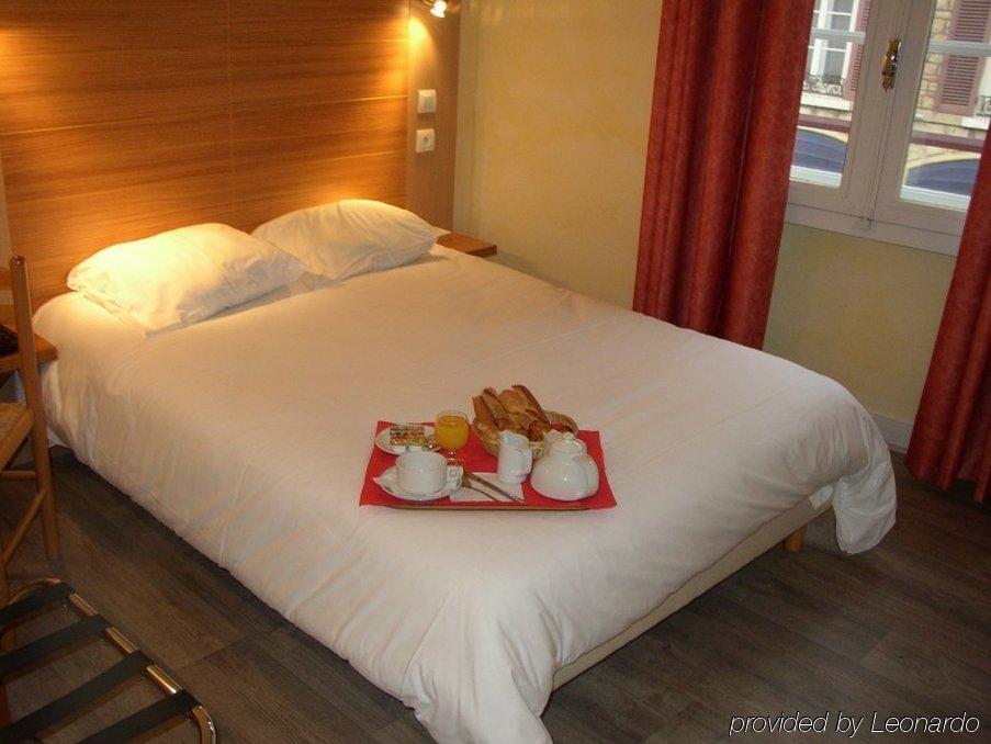 Brit Hotel Macon Centre Gare Rum bild