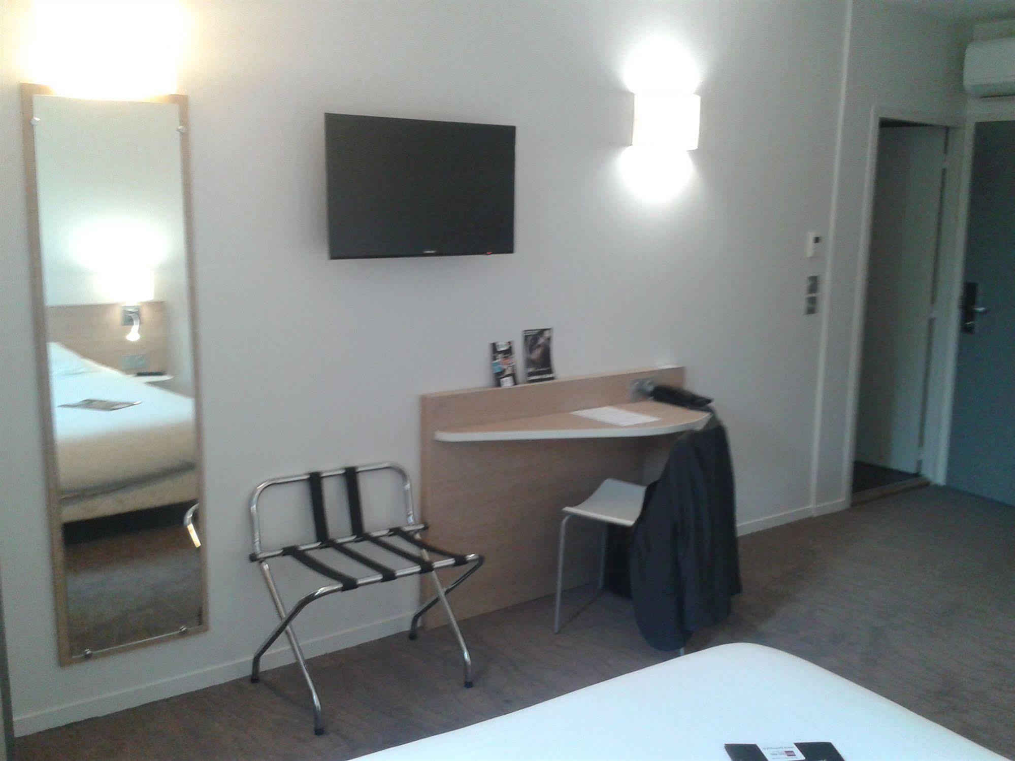Brit Hotel Macon Centre Gare Exteriör bild