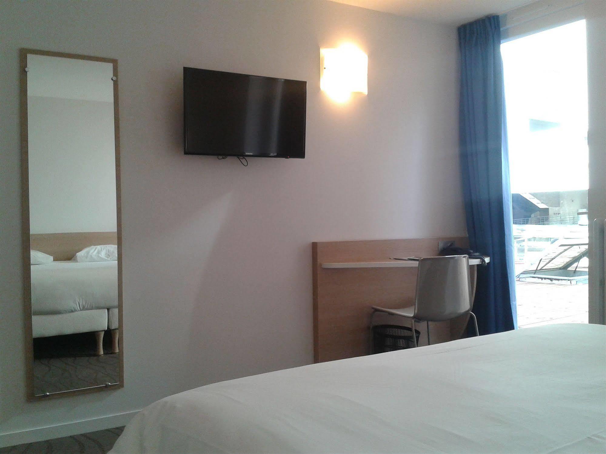 Brit Hotel Macon Centre Gare Exteriör bild