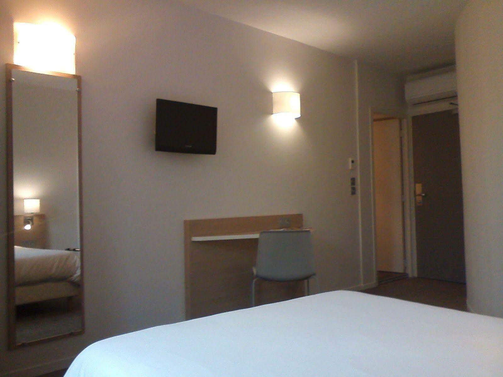 Brit Hotel Macon Centre Gare Exteriör bild